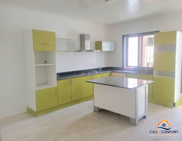 Appartement 4 chambres haut standing à louer vide – Gauthier, Casablanca
