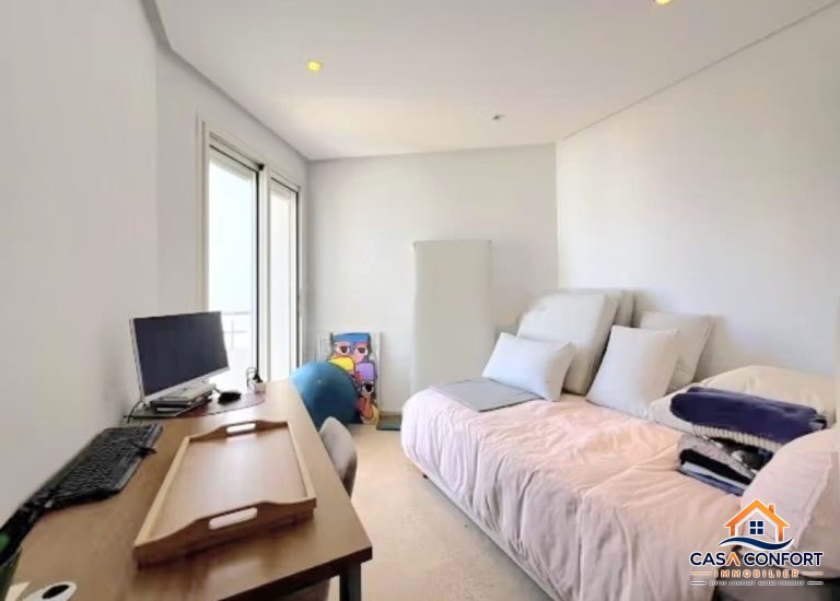 Location longue durée – Appartement 3 chambres meublé de 205 m² à Racine, Casablanca