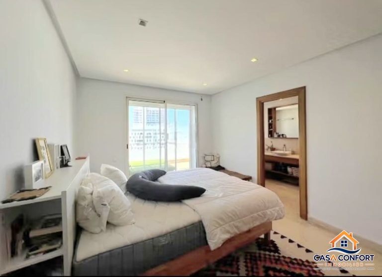 Location longue durée – Appartement 3 chambres meublé de 205 m² à Racine, Casablanca