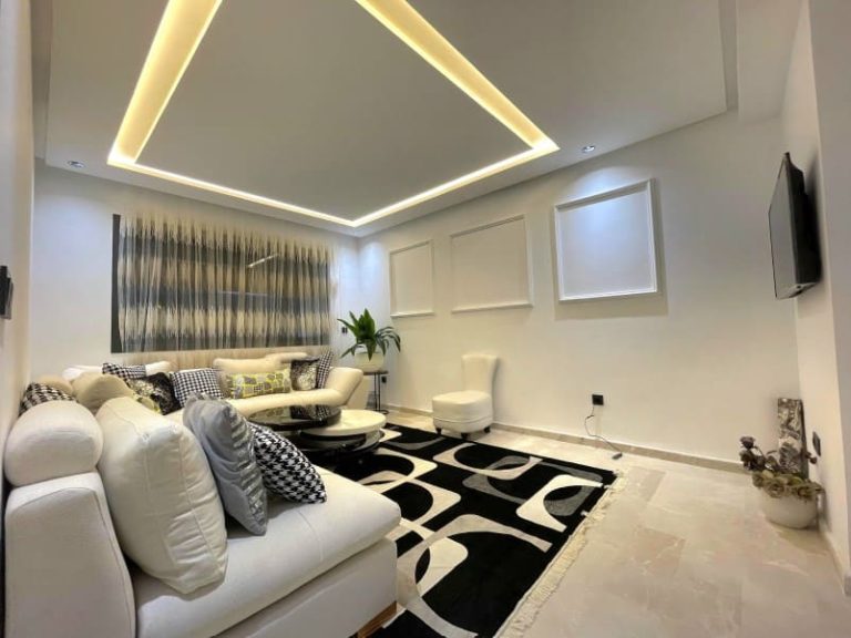 Studio premium à louer meublé pour la longue durée a Ferme bretonne