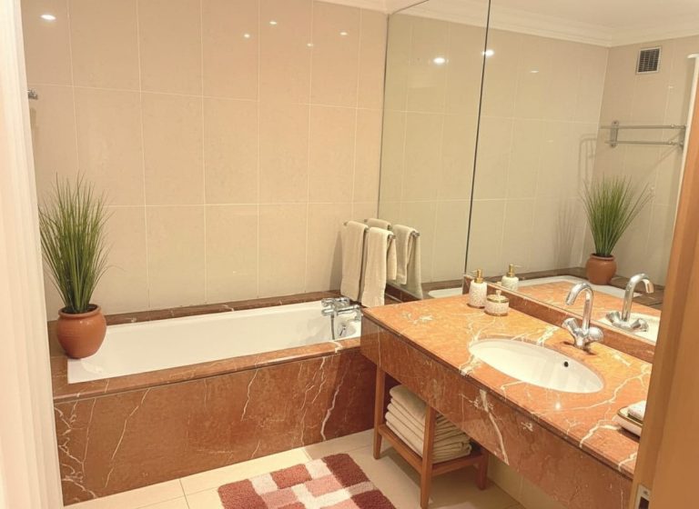 Appartement de très haut standing de 3 chambres à louer vide– Racine, Casablanca