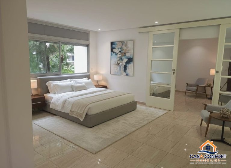 Appartement vide de standing à louer à Gauthier – Location longue durée à Casablanca