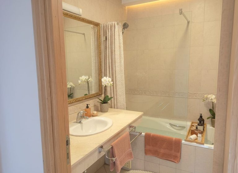 Location Appartement 3 chambres vide de 178 m² en longue durée Racine Casablanca