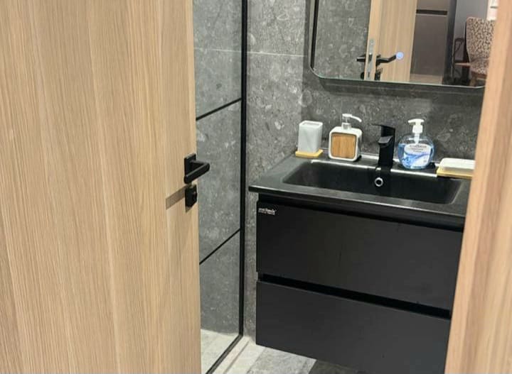 Studio neuf premium de 73 m² avec grande terrasse à louer longue durée – Les hôpitaux