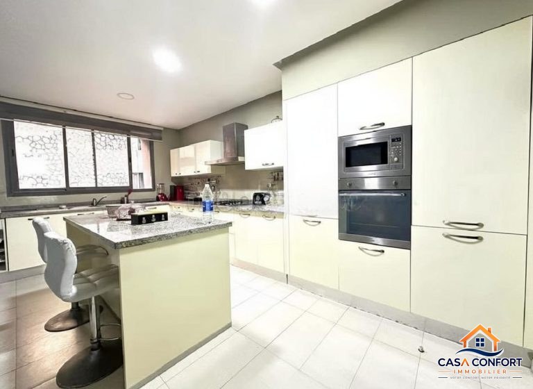 Appartement 3 chambres meublé très haut standing de 220 m² à louer à Gauthier – Casablanca