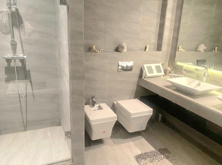 Appartement 3 chambres meublé très haut standing de 220 m² à louer à Gauthier – Casablanca