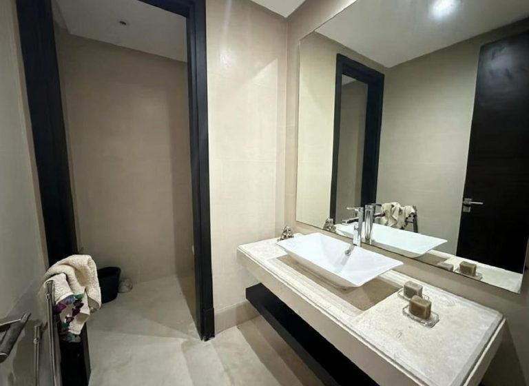 Appartement 3 chambres meublé très haut standing de 220 m² à louer à Gauthier – Casablanca