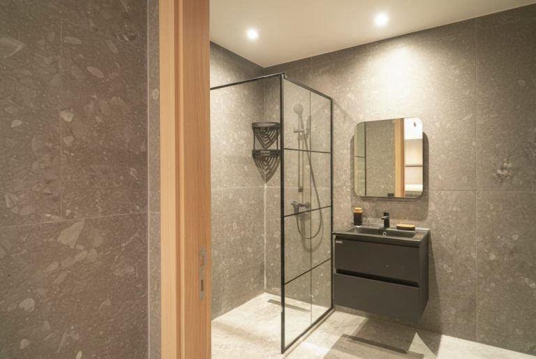 Studio neuf premium de 46 m² à louer meublé – Les Hôpitaux, Casablanca