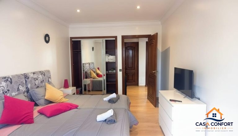 Appartement meublé avec terrasse à louer à Racine – 91 m² de confort au cœur de Casablanca