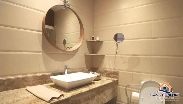 Appartement meublé avec terrasse à louer à Racine – 91 m² de confort au cœur de Casablanca