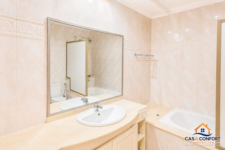 Location appartement vide 180 m² haut standing à Gauthier – Casablanca