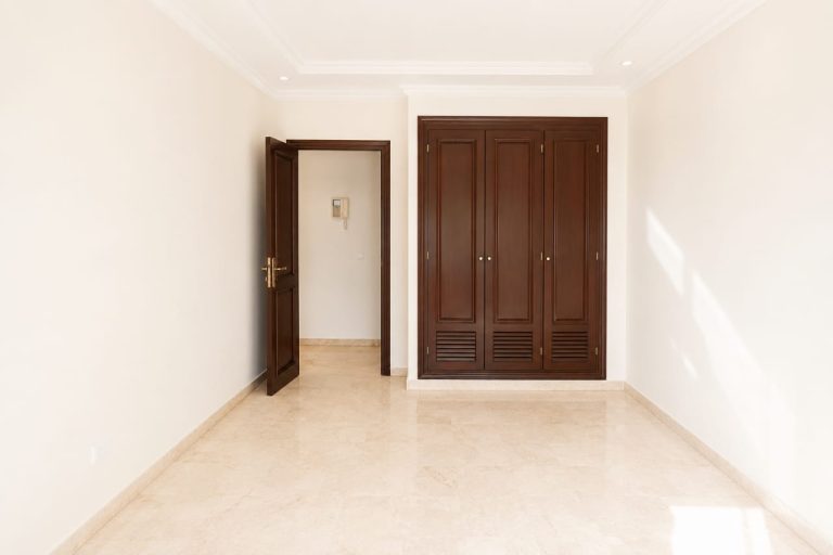 Appartement 2 chambres vide de 97 m² avec terrasse à louer à Val Fleuri à Casablanca