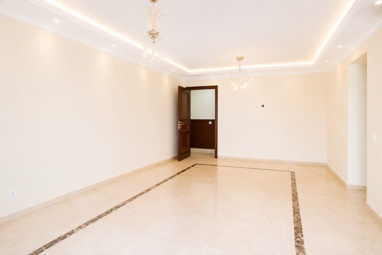 Appartement 2 chambres vide de 97 m² avec terrasse à louer à Val Fleuri à Casablanca
