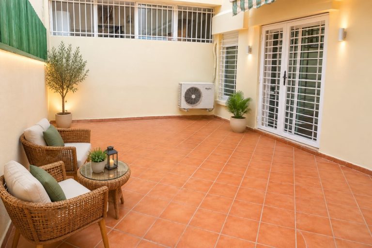 Appartement 2 chambres vide de 97 m² avec terrasse à louer à Val Fleuri à Casablanca