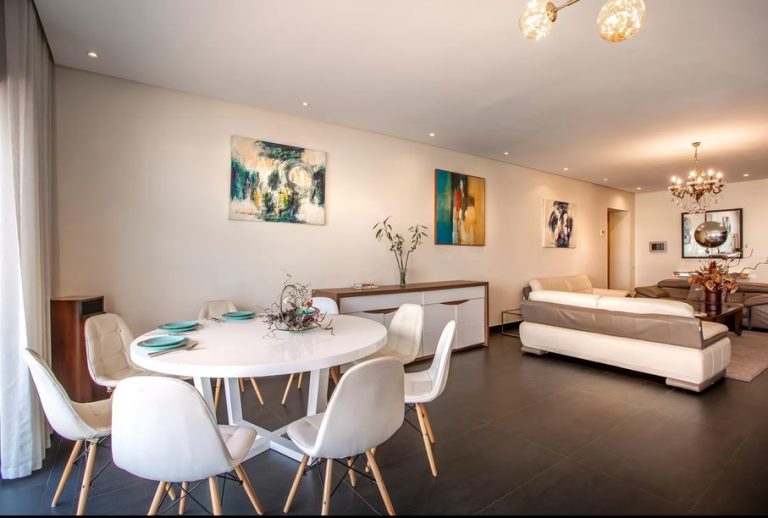 Appartement meublé de luxe de 202 m² avec terrasse vue mer à louer – Marina, Casablanca
