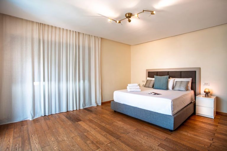 Appartement meublé de luxe de 202 m² avec terrasse vue mer à louer – Marina, Casablanca