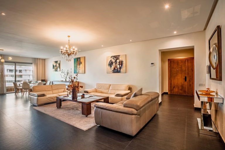 Appartement meublé de luxe de 202 m² avec terrasse vue mer à louer – Marina, Casablanca