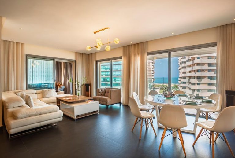 Appartement meublé de luxe de 202 m² avec terrasse vue mer à louer – Marina, Casablanca