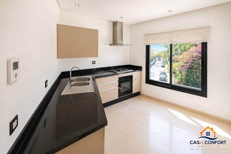 Location appartement 2 chambres vide haut standing de 85 m² à Oasis – Casablanca