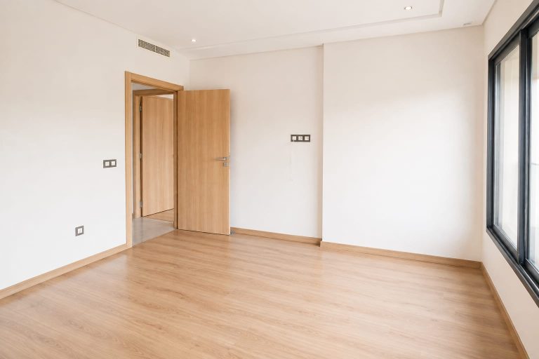 Location appartement 2 chambres vide haut standing de 85 m² à Oasis – Casablanca