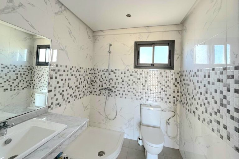 Location appartement 2 chambres vide de 80 m² avec terrasse à Ferme Bretonne – Casablanca