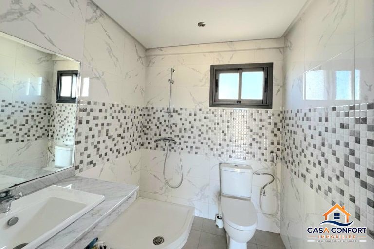 Location appartement 2 chambres vide de 80 m² avec terrasse à Ferme Bretonne – Casablanca