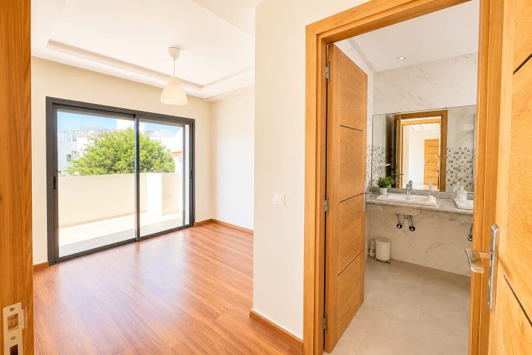 Location appartement 2 chambres vide de 80 m² avec terrasse à Ferme Bretonne – Casablanca